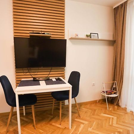 White Central Apartment Varna Extérieur photo