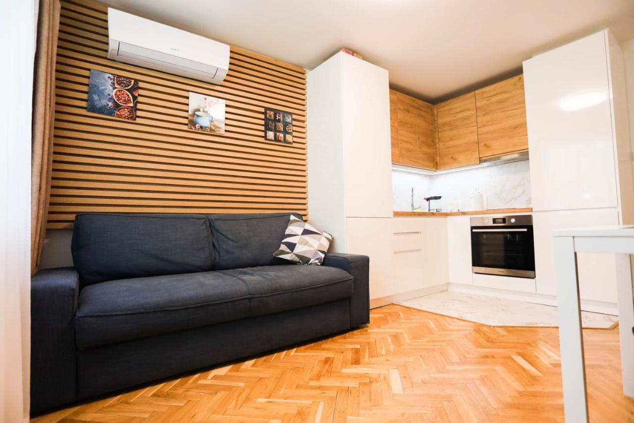 White Central Apartment Varna Extérieur photo