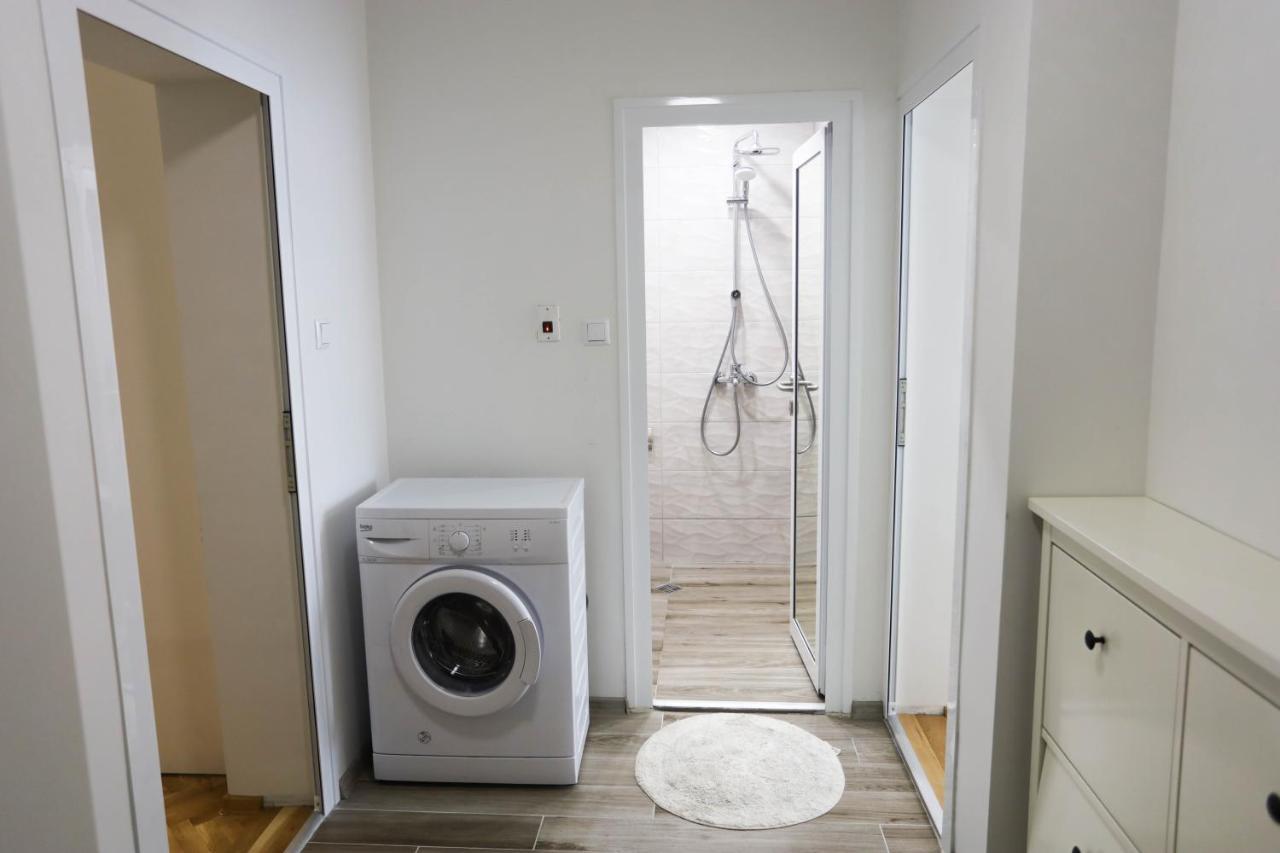 White Central Apartment Varna Extérieur photo
