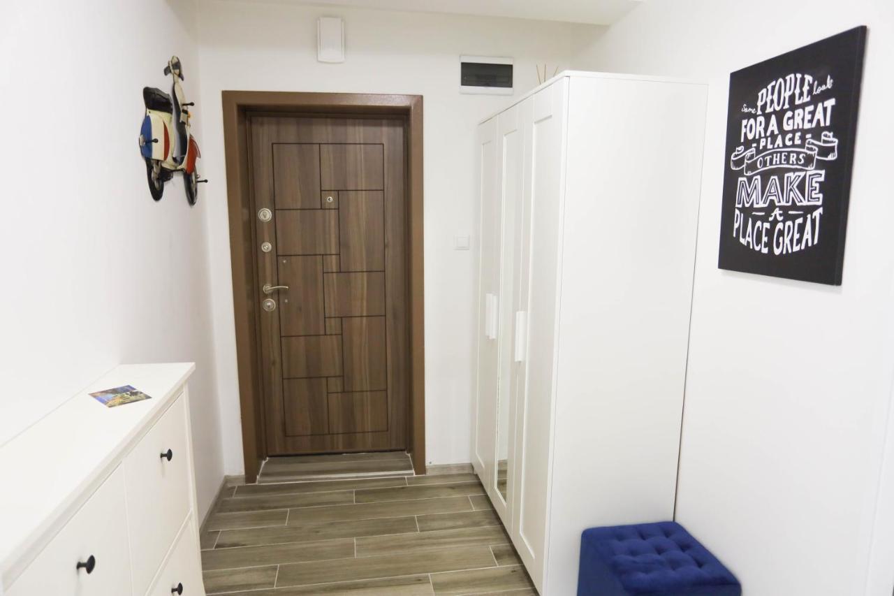 White Central Apartment Varna Extérieur photo